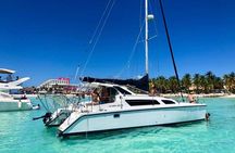 Isla Mujeres Private Catamaran, Cruising, Snorkeling having Fun!!