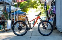 SINGLETRACK MOUNTAIN BIKE - Guided through the jungle