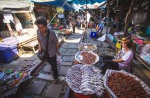 Maeklong Railway Market and Damnoen Saduak Floating Market Tour From Bangkok