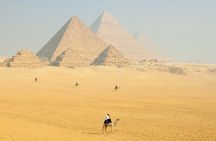 Full-Day Pyramids and Egyptian Museum Tour from Sharm El Sheikh