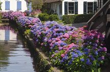 Giethoorn Day Tour from Amsterdam with Small Boat Ride