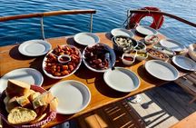 Santorini Caldera Day Traditional Cruise with Meal and Drinks