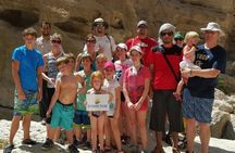 Private Full-Day Wadi Shab and Bimmah Sinkhole Tour