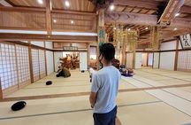 Experience Zen meditation or sutra copying, and enjoy vegetarian food with monk