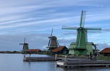 Giethoorn and Zaanse Schans Day Tour Small Group Incl. Boat Ride