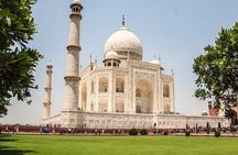 Private Full-day Historical Adventure Tour in Agra by Gatimaan Express
