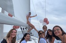 Bari sailing cruise in search of dolphins