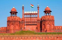 Private Full-day Historical Adventure Tour in Agra by Gatimaan Express