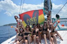 Private Catamaran Cruise with Snorkeling, Rum Cocktails 