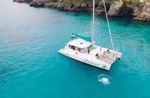 2.5hr Private Catamaran Cruise with Snorkeling, Bar, Food