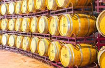 Valencia: Barrels and dishes of typical local Gastronomy