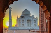 Sunrise Taj Mahal & Agra Fort Tour from Delhi