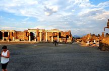 Pompeii tour at sunset time - A visit away from the crowds