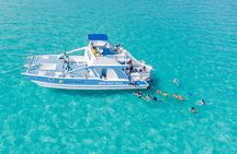 Private 7-Hour Catamaran Tour in Turks and Caicos