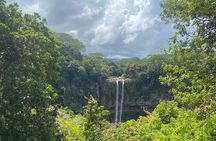 All Inclusive Full Day Tour: Chamarel Rhumrie,7-Coloured & Lunch