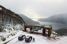 Winter in Ushuaia: Lakes Escondido and Fagnano 4x4 tour with lunch