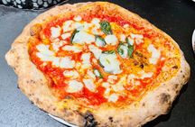 Naples: Pizza Making Class with Professional Pizzaiolo 