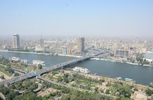 Cairo/Giza: 2-Day Pyramid, Museum, Bazaar Private Tour