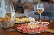 Unconventional Prosecco Tasting with Stunning View on Vineyards