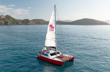 Full-Day Whitsunday Sail and Snorkel Adventure with Lunch