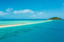 Full-Day Whitsunday Sail and Snorkel Adventure with Lunch