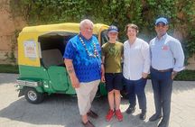 Skip the Line: Half Day Sunrise Tour of Taj Mahal by TUK TUK