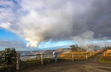 Volcanoes National Park: Guided, Small-Group Hike
