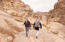 2-day Hiking Adventure and Jeep Tour from Wadi Rum