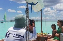 Sailboat tour across the seven colors lagoon in Bacalar