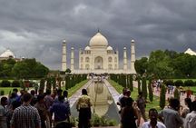 Same day Taj Mahal Tour from Delhi by Car with Lunch & Entry Fees