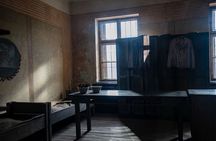 Auschwitz Birkenau Tour with Pickup and Lunch