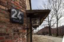 From Kraków: Auschwitz-Birkenau Tour with Lunch Box and Pick Up