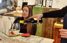 Wine Tasting & Dinner with wine expert in the heart of Florence