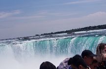 Niagara Falls Day Tour From Toronto with Fast track Niagara Cruise