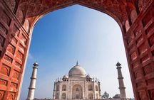 Taj Mahal Guided Tour With Lunch and Entry Fee From Jaipur