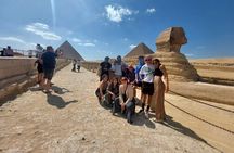 4-Hours Private Tour Giza pyramids ,Sphinx and Khan al-Khalili Market 