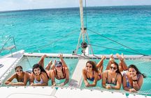 Catamaran to Isla Mujeres Only for Adults - Buffet & DJ at the Beach Club 