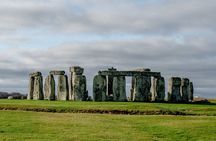 Private Tour to Stonehenge and Bath from London