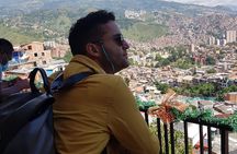 Private Tour in Comuna 13 with cable car (culture, street art and graffiti)