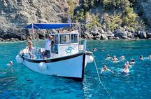 Cinque Terre tour with a traditional ligurian gozzo from Monterosso
