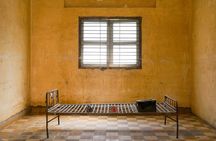 Tuol Sleng Museum and Russian Market Half-day Tour