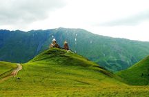 Kazbegi Full-Day Private Tour with Scenic Stops from Tbilisi