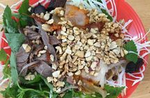 Street food on foot with a local-Asian Promise