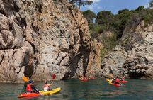 Tossa de Mar: Kayak & Snorkel Tour with Paella from Barcelona