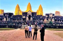Personalized Angkor Wat Sunrise Guided Tour by TukTuk