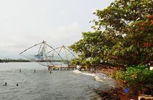 Private 7-Day Kerala Tour with Houseboat Cruise from Mumbai with 2-Way Flights