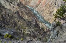 Private Full-Day Grand Canyon of Yellowstone Hiking Adventure 