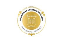 Immersive winery visit, tasting and picnic cart