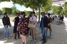 Virtual Reality Guided Tour at the Eiffel Tower