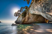 One Hour Cathedral Cove Boat Tour in Hahei 